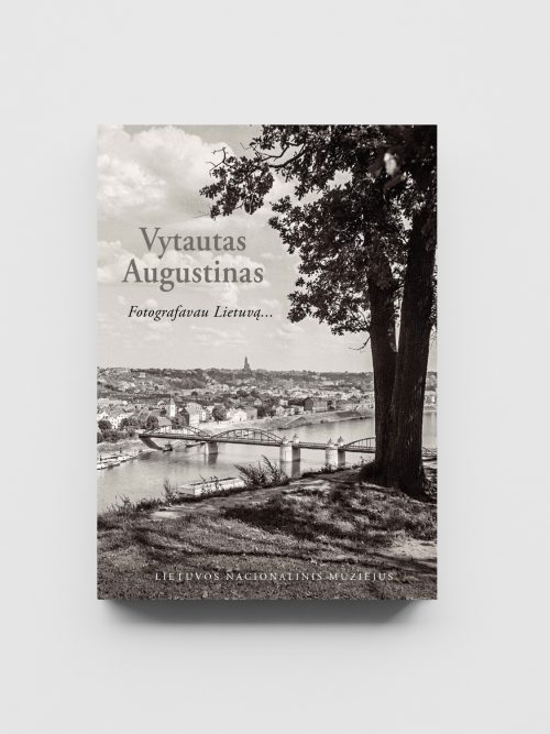 Vytautas Augustinas fotografuoju Lietuvą